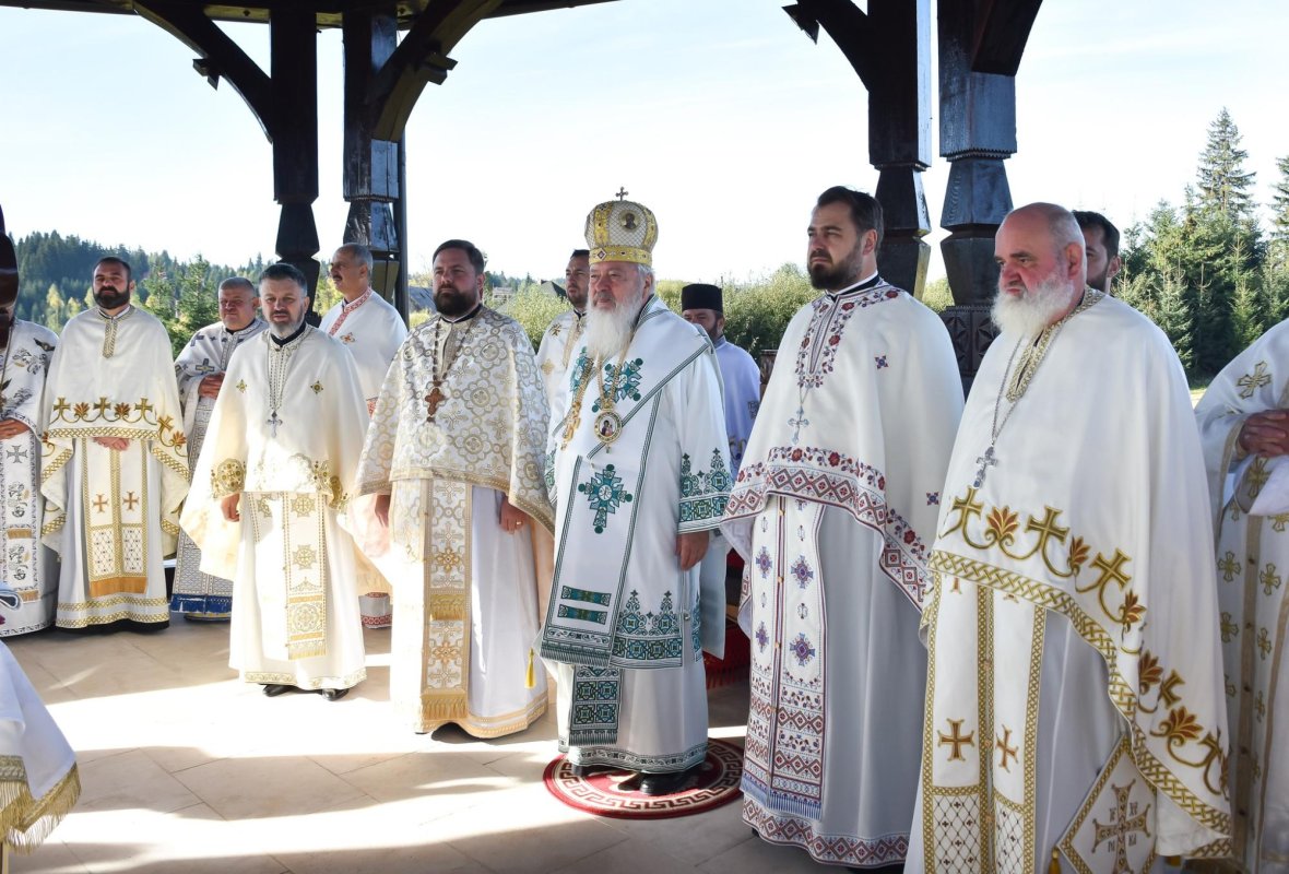 Hramul Mănăstirii Râşca Transilvană, judeţul Cluj 272626