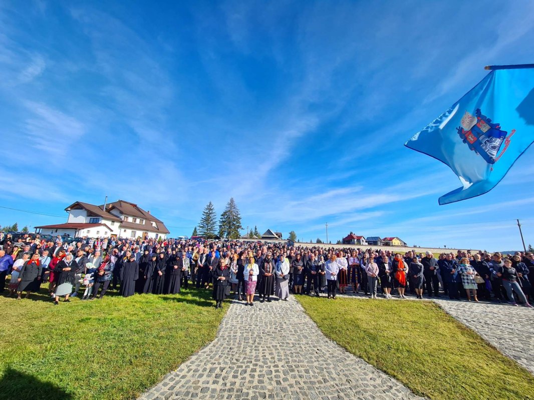 Hramul Mănăstirii Râşca Transilvană, judeţul Cluj 272627