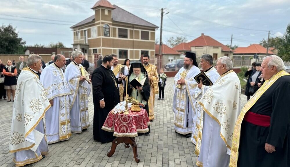 Înnoire la o parohie din Arhiepiscopia Aradului 272646