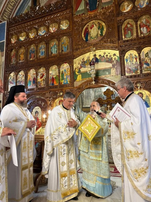 Înnoire la o parohie din Arhiepiscopia Aradului 272647