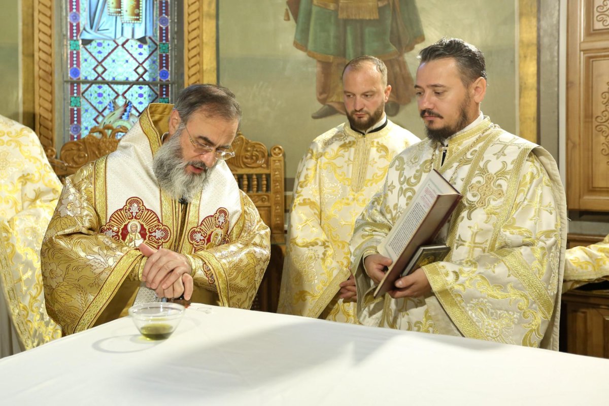 Momente de împlinire la parohii din Buzău și Vrancea 272657