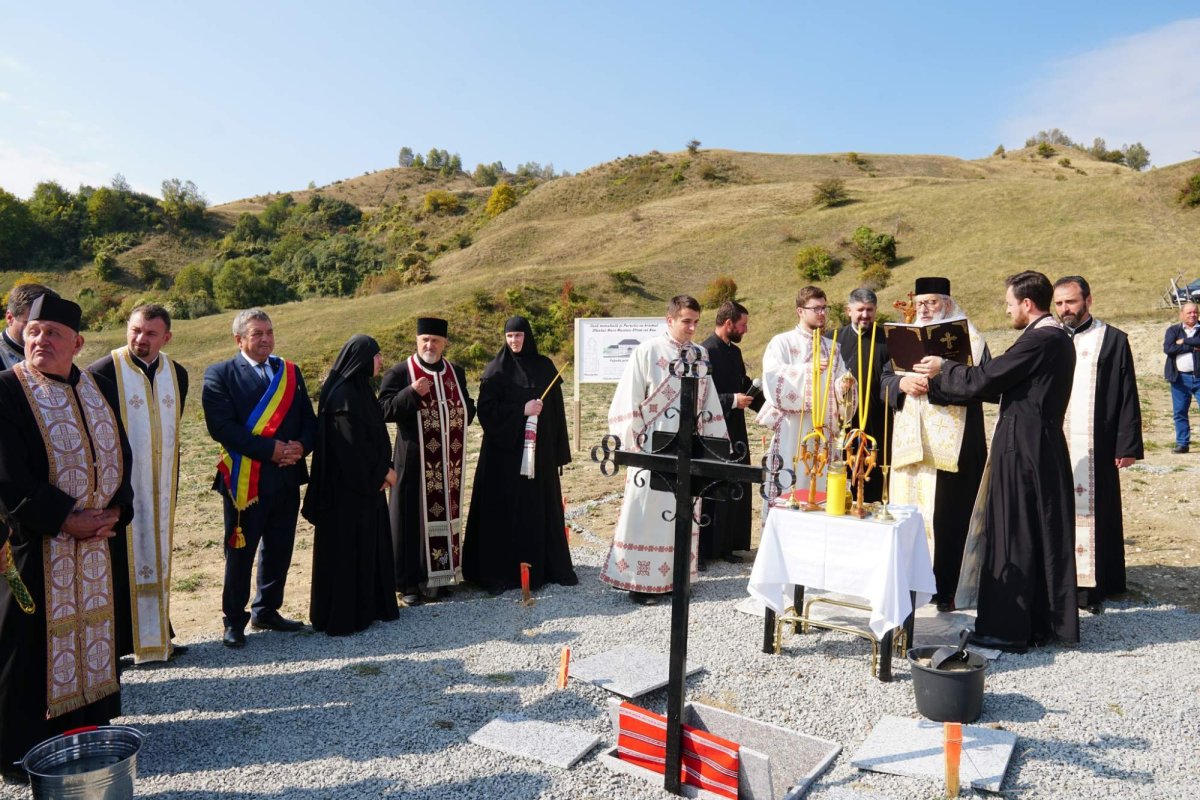 Popas de rugăciune și sfințire la schitul argeșean „Sfântul Ierarh Modest” 272638