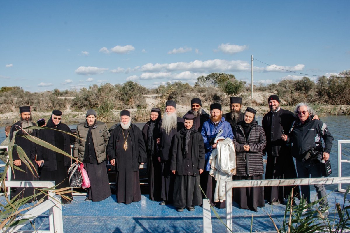 Slujire arhierească și sinaxă monahală în Eparhia Tulcii 272779