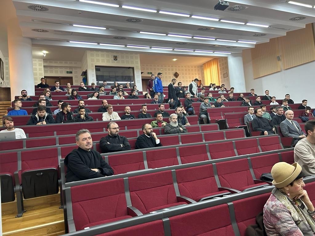 Noile manuale de Istorie bisericească universală au fost prezentate la Cluj-Napoca 272813