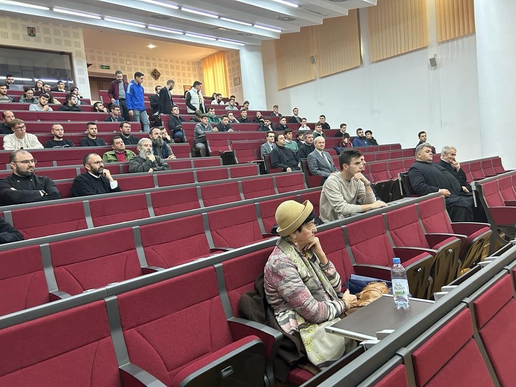 Noile manuale de Istorie bisericească universală au fost prezentate la Cluj-Napoca 272814