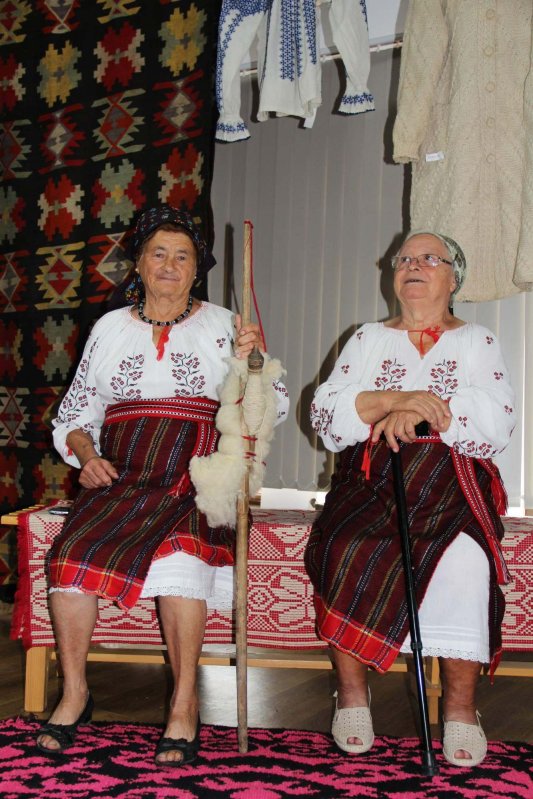 Povestea iei cusute cu trei fire de aur: credinţă, lumină şi speranţă 272750