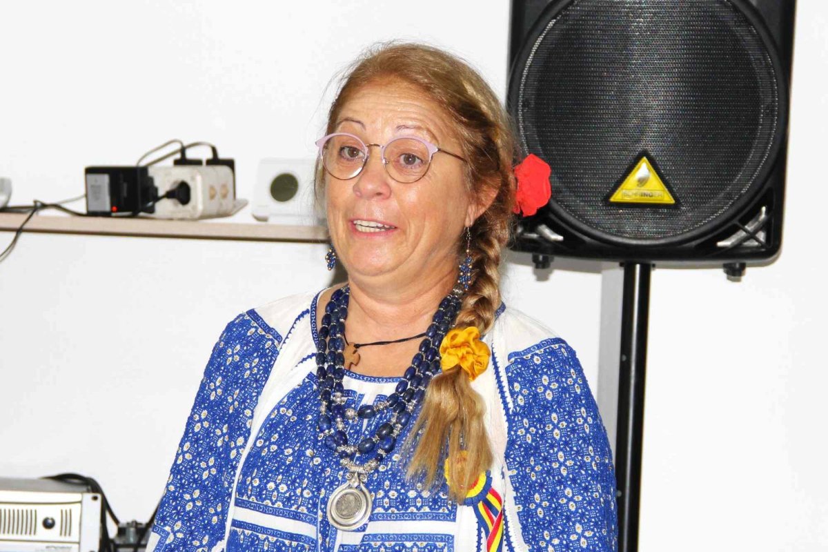 Povestea iei cusute cu trei fire de aur: credinţă, lumină şi speranţă 272765