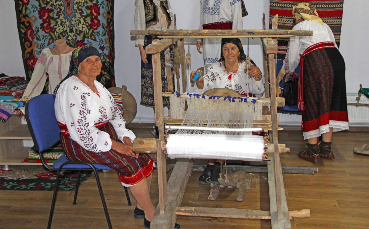 Povestea iei cusute cu trei fire de aur: credinţă, lumină şi speranţă 272831