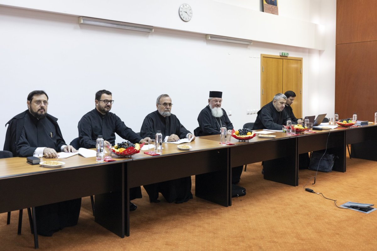 Colocviu pentru perfecționarea clericilor la București  272958