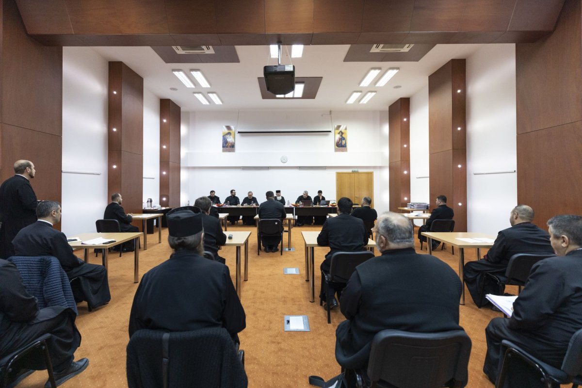 Colocviu pentru perfecționarea clericilor la București  272959