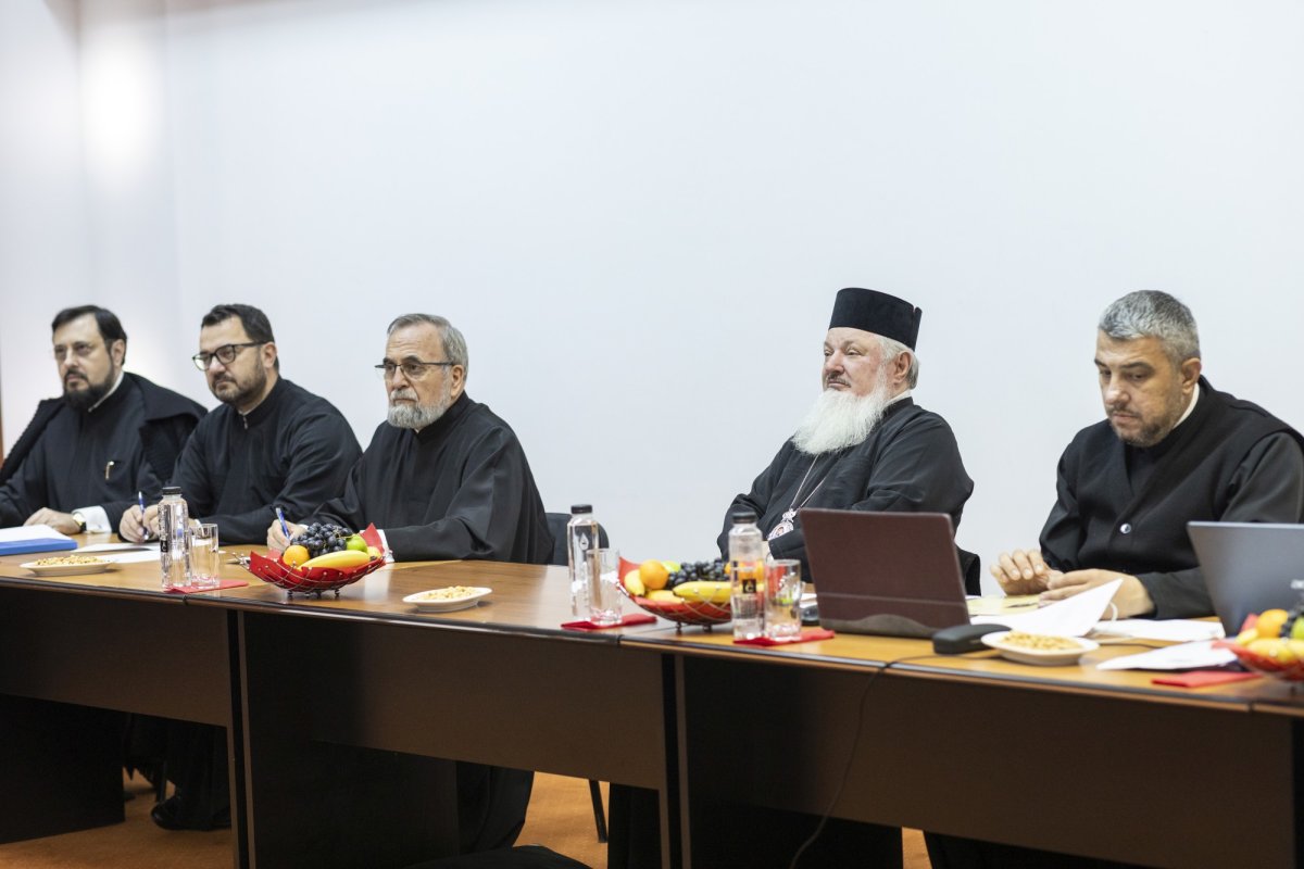 Colocviu pentru perfecționarea clericilor la București  272962