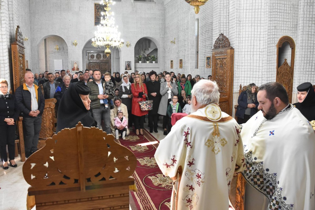 Sfântul Apostol şi Evanghelist Luca prăznuit la Mănăstirea Dobric  272933