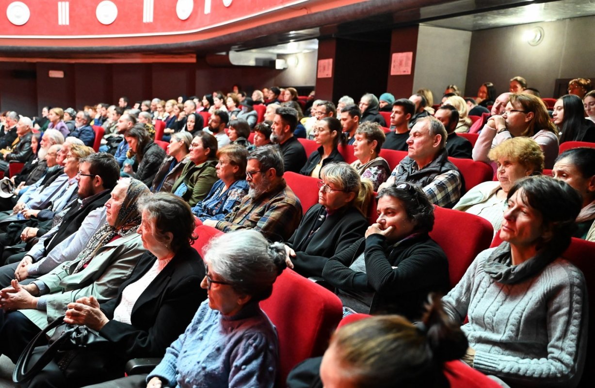 Conferințe susţinute de arhimandritul Zaharia Zaharou în Episcopia Devei şi Hunedoarei 273067