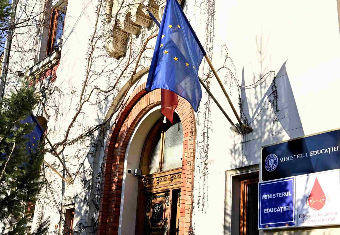 Ministerul Educaţiei cere bani pentru salarii şi burse 273047