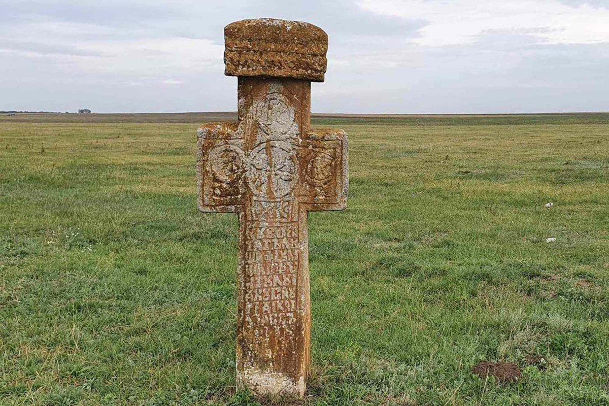 „Crucile din Bărăgan marchează drumurile, iar textele ne arată scopul ridicării lor” 272097