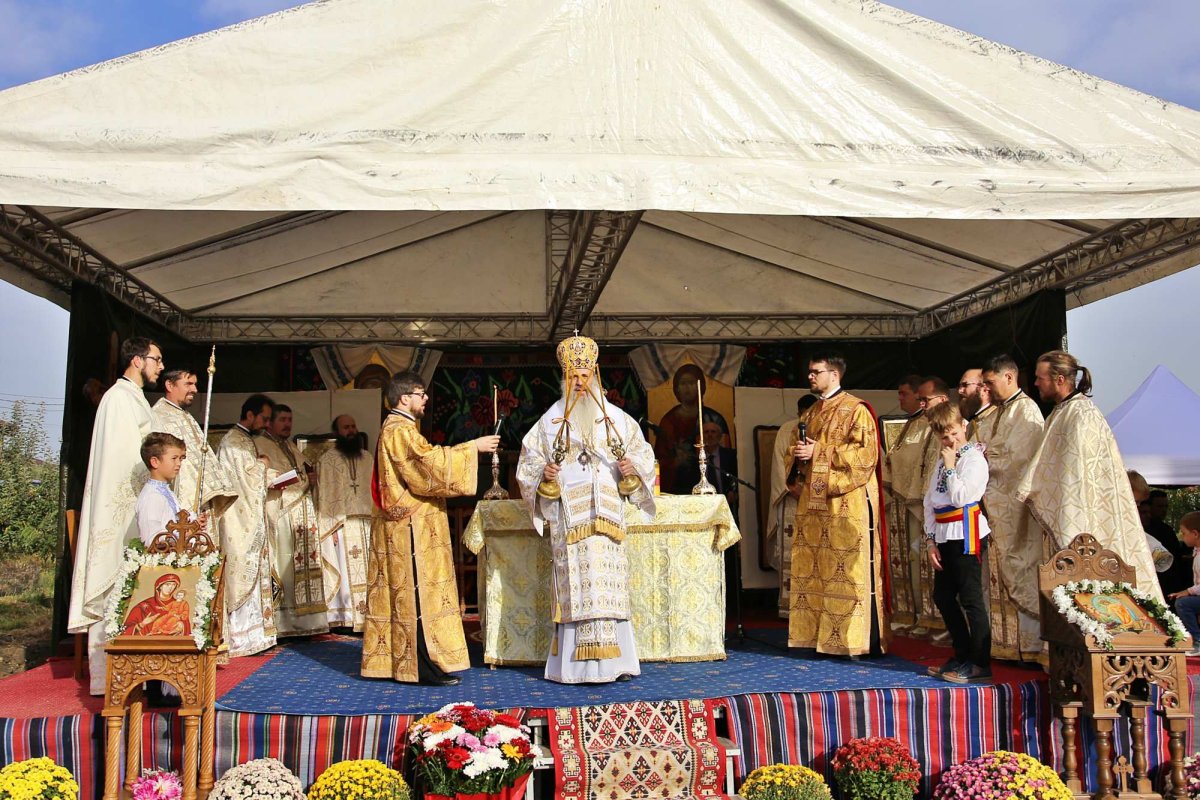 Biserica din Fântânele a primit har și binecuvântare 273329