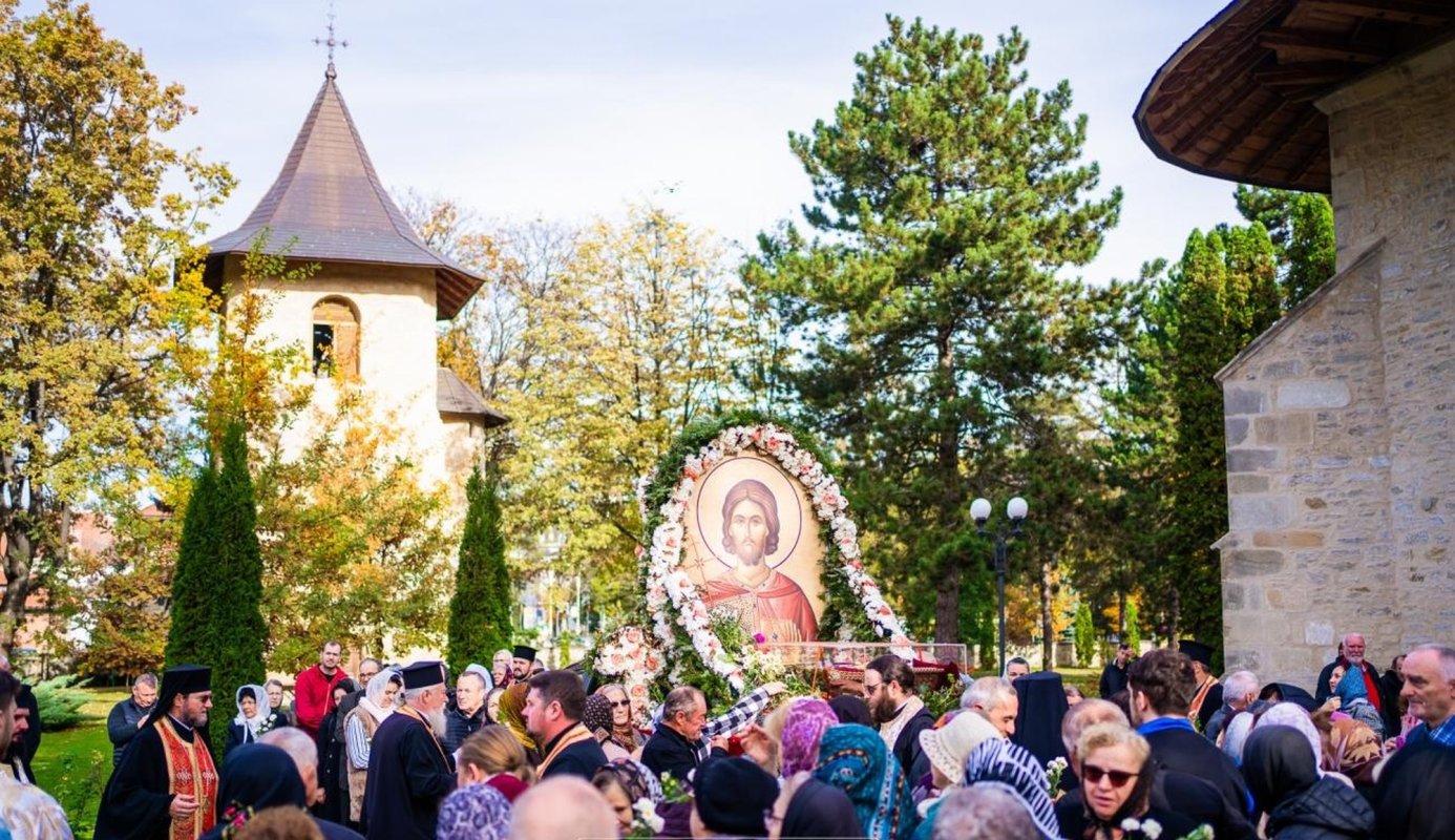 Sfântul Ioan cel Nou de la Suceava și-a vizitat credincioșii din întreaga arhiepiscopie 273902
