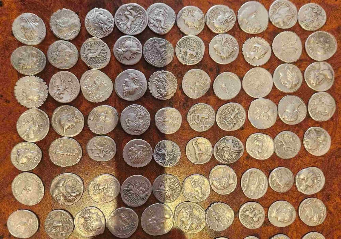 Tezaur roman descoperit în zona Hunedoarei 274331