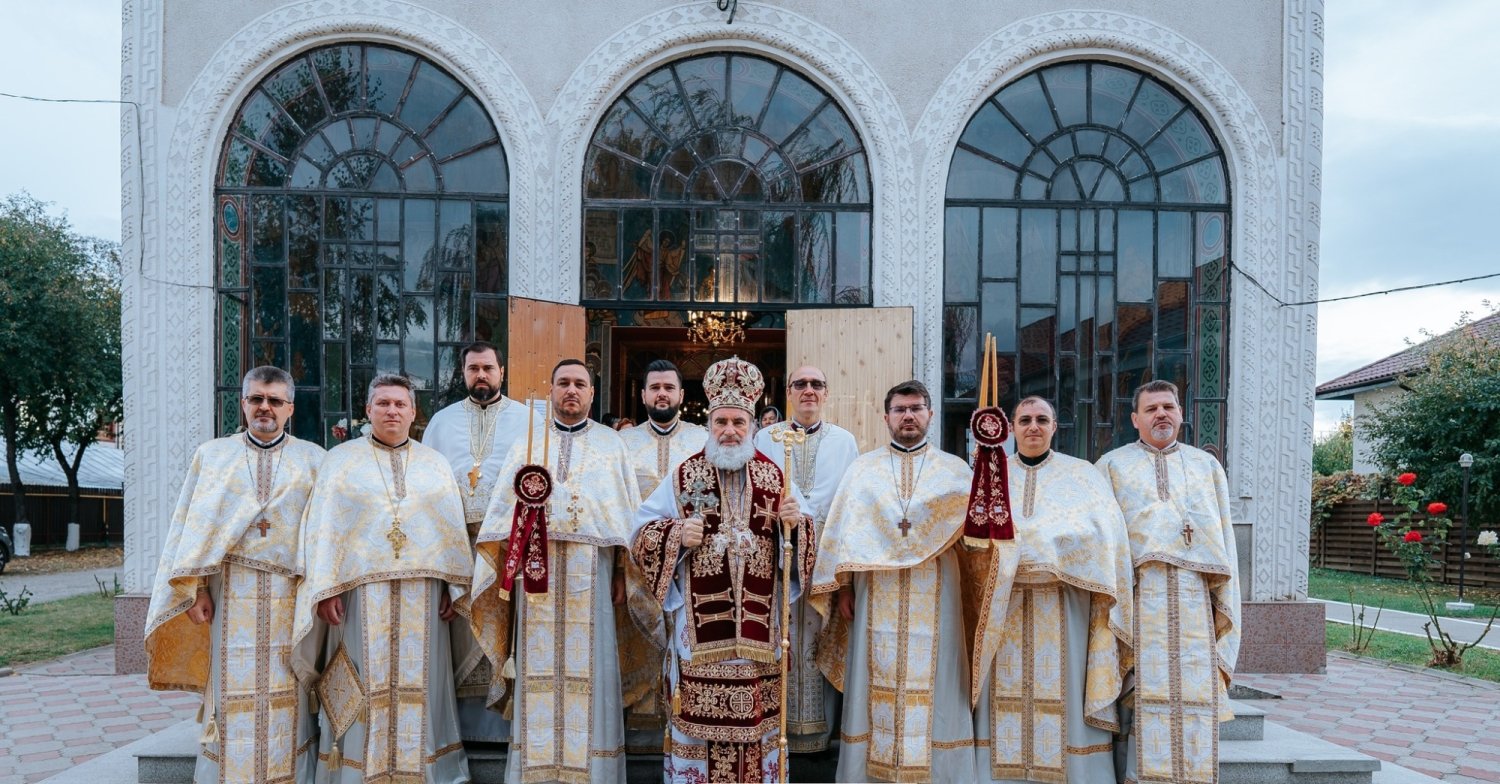 Liturghie arhierească la Gherăiești de ziua Sfântului Dimitrie cel Nou 274829