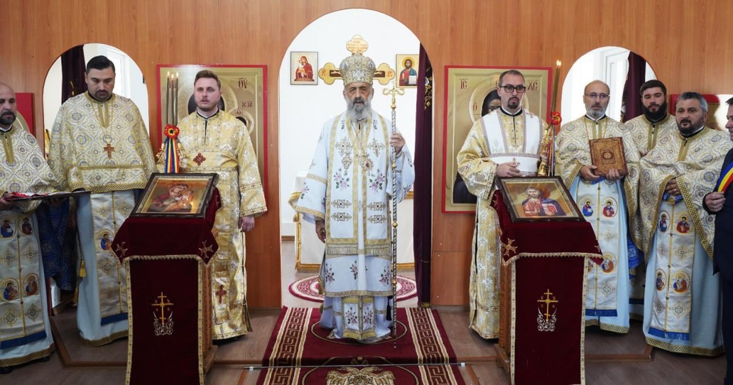 60 de persoane botezate de Arhiepiscopul Alba Iuliei în localitatea Tonciu 275165