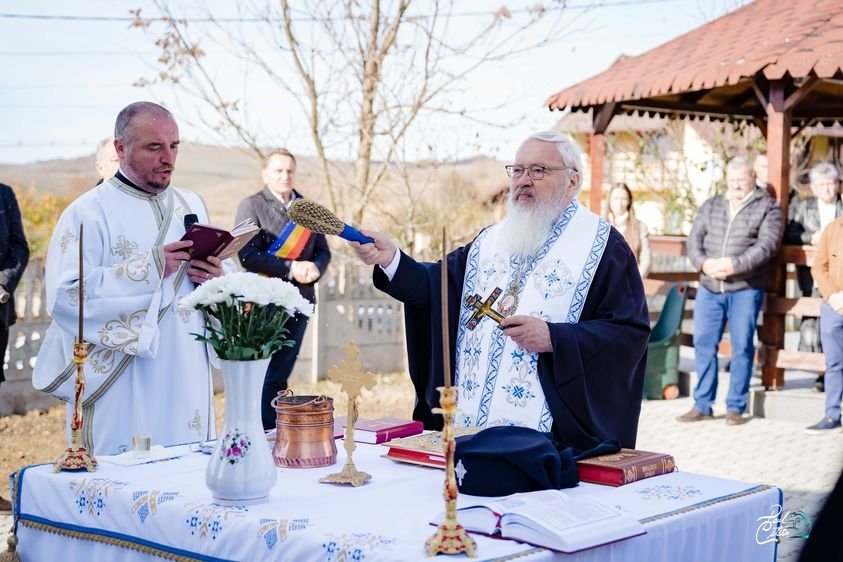 Sfințirea capelei mortuare din Țagu 275360