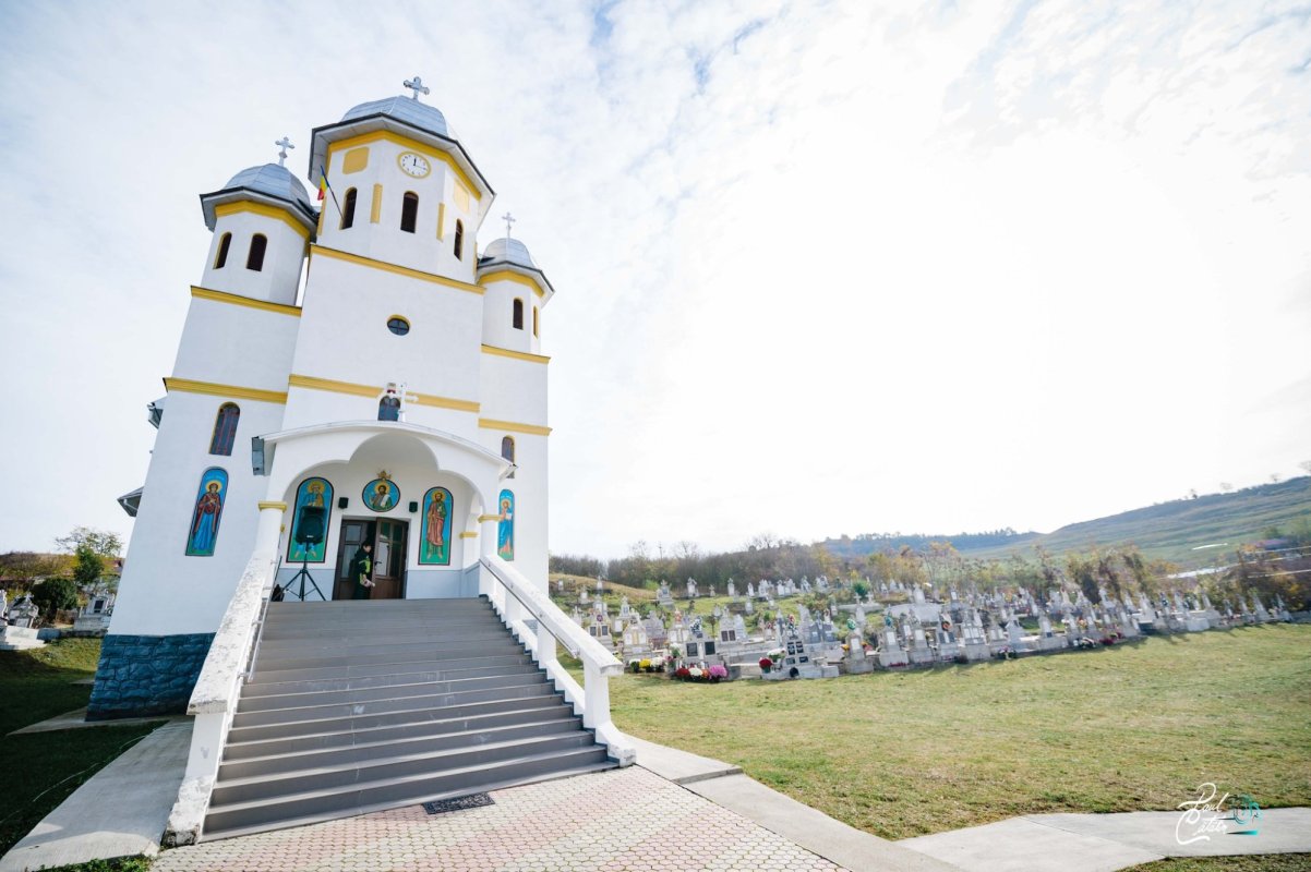 Sfințirea capelei mortuare din Țagu 275362