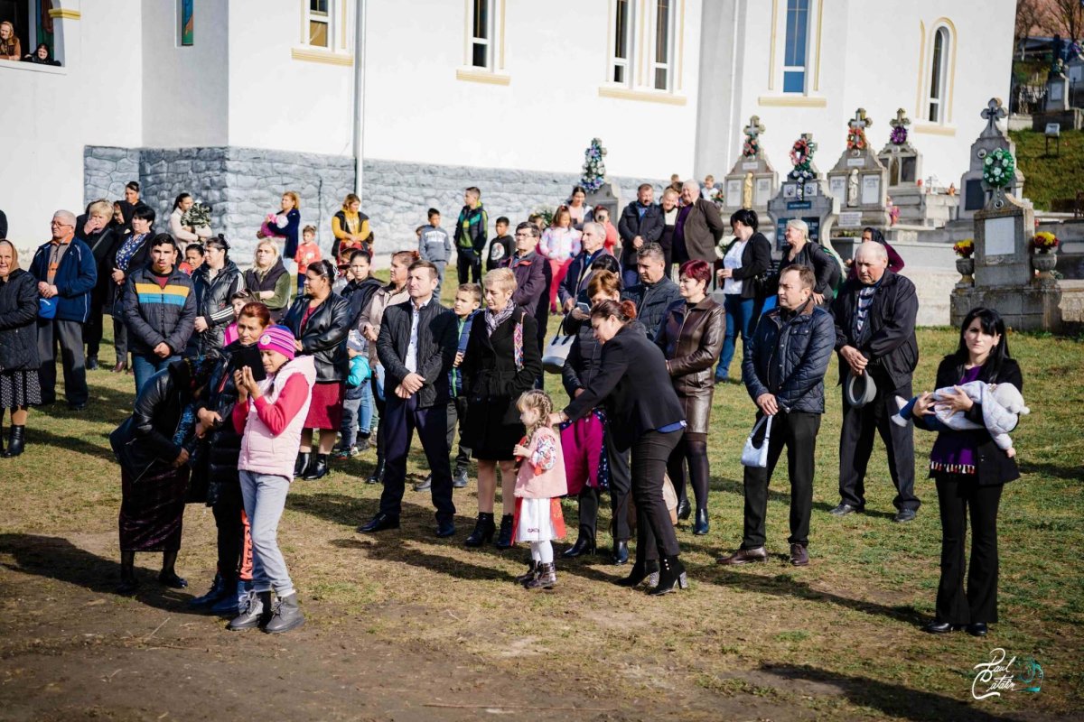 Sfințirea capelei mortuare din Țagu 275363