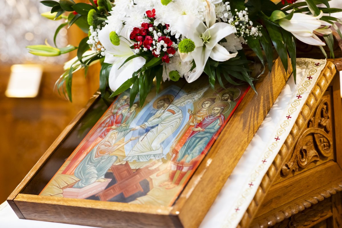 Raclă nouă pentru moaștele Sfântului Gheorghe la o parohie din Capitală  275437