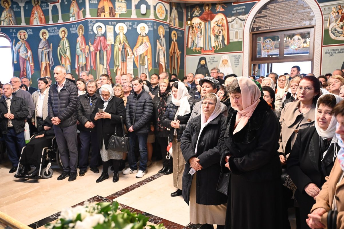 Biserica „Sfântul Proroc Ilie” și „Intrarea în biserică a Maicii Domnului” din Deva a fost târnosită 275583