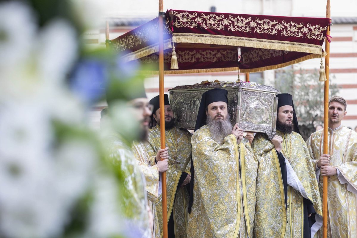 A început pelerinajul la Sfântul Ierarh Nectarie în Capitală 275939