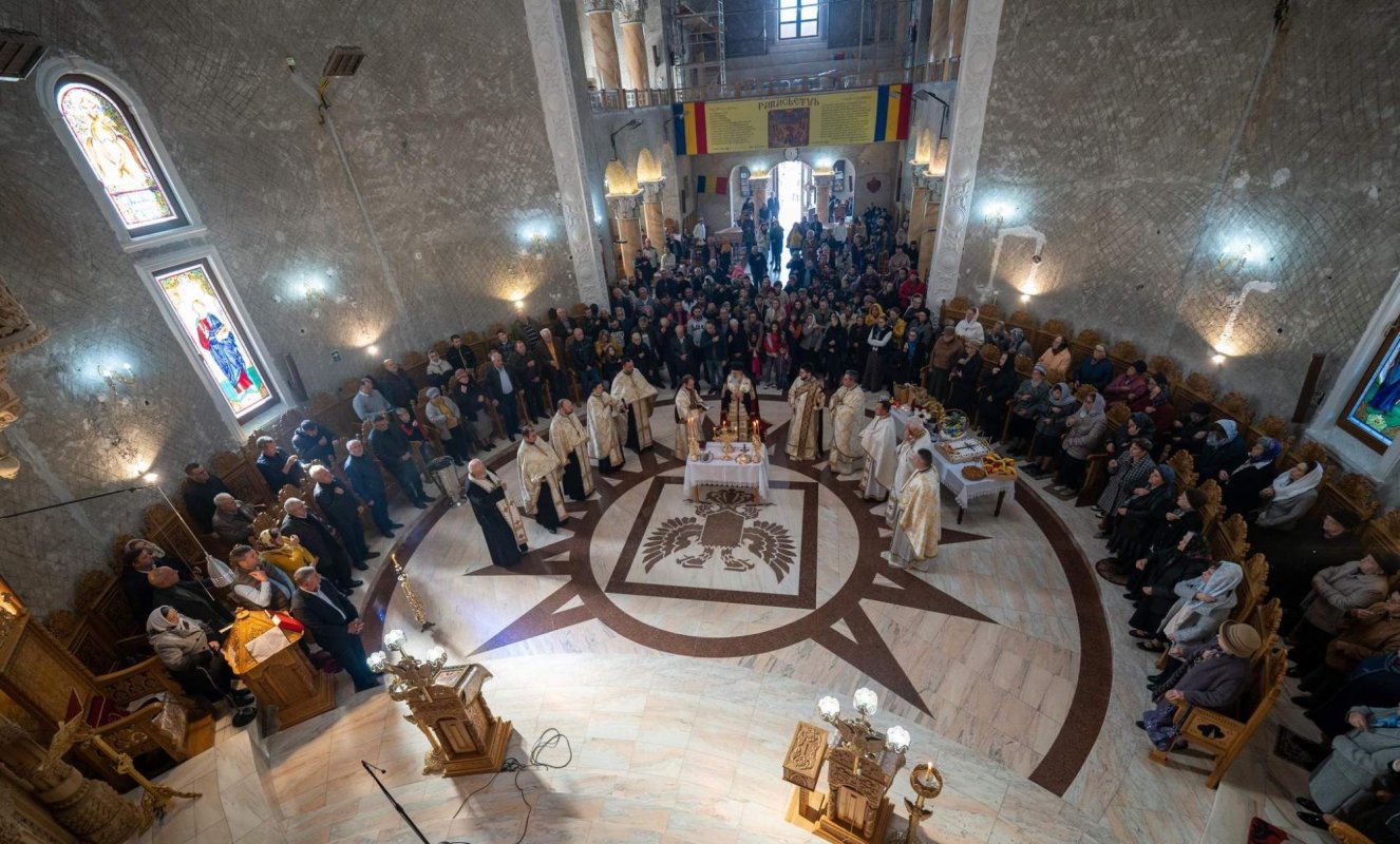 Binecuvântarea începutului lucrărilor de pictură la biserica Parohiei Șerbănești 275731