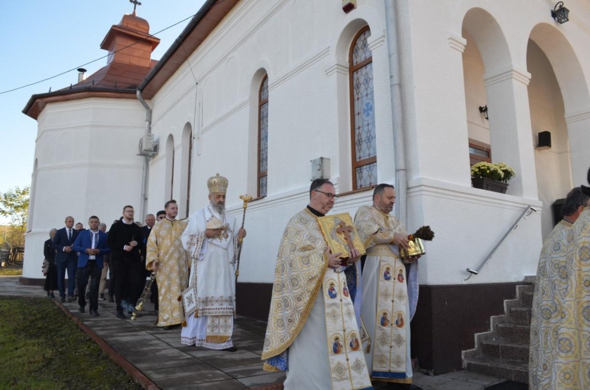 Resfințirea bisericii din Parohia Pețelca, Protopopiatul Aiud 275746