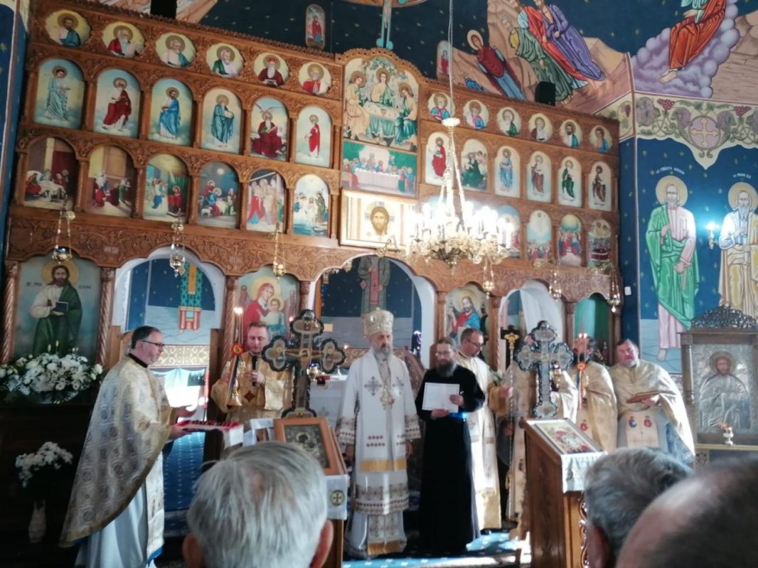 Resfințirea bisericii din Parohia Pețelca, Protopopiatul Aiud 275747