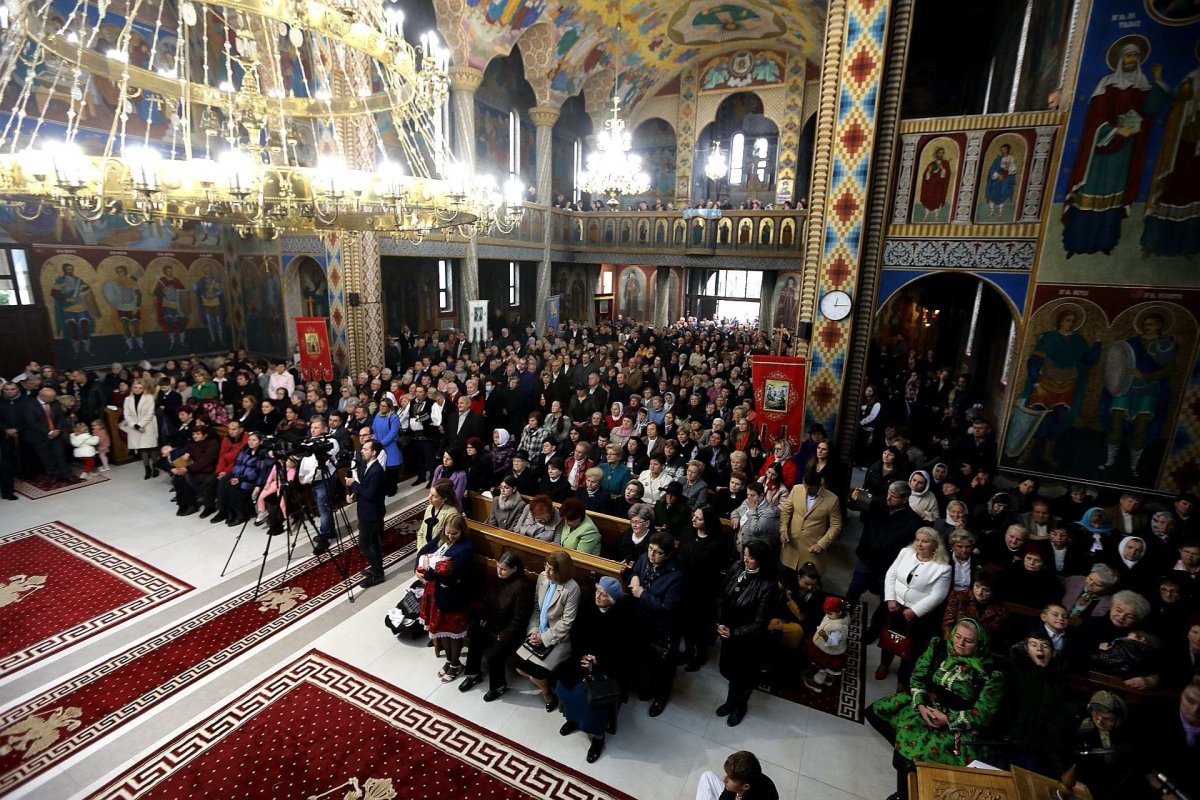 Târnosirea Bisericii „Naşterea Maicii Domnului” 275737