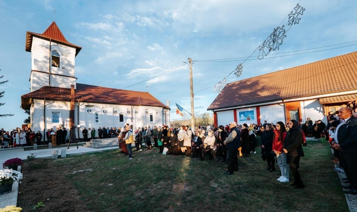 Sfințire la Parohia Siretu, județul Bacău 276019