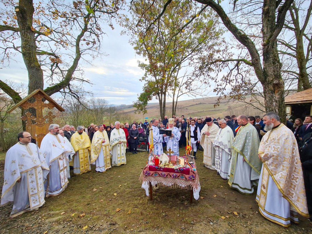 Biserica de lemn din Fânațele Silivașului a fost resfințită 276224