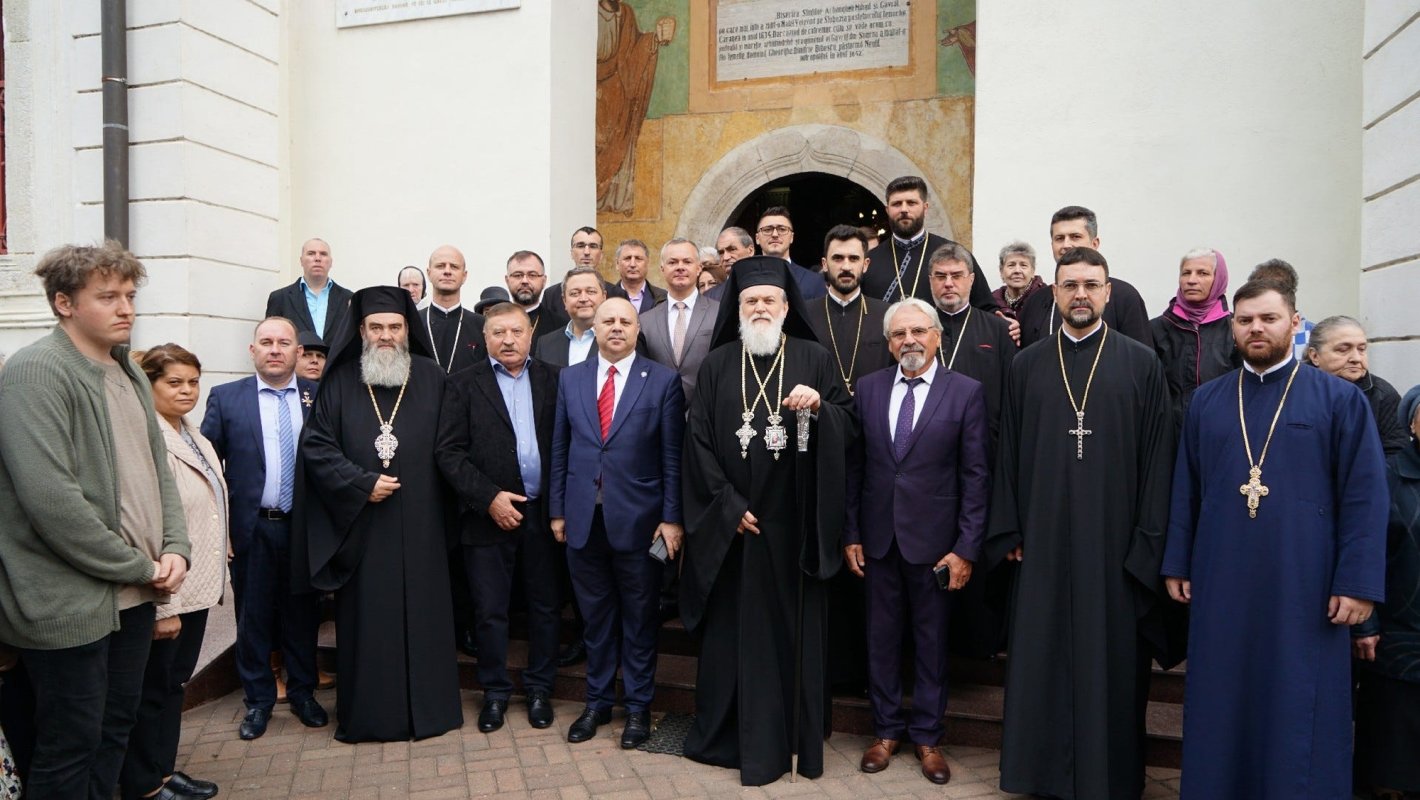 Evlavie către sfinții îngeri și icoana Maicii Domnului la o mănăstire istorică 276239