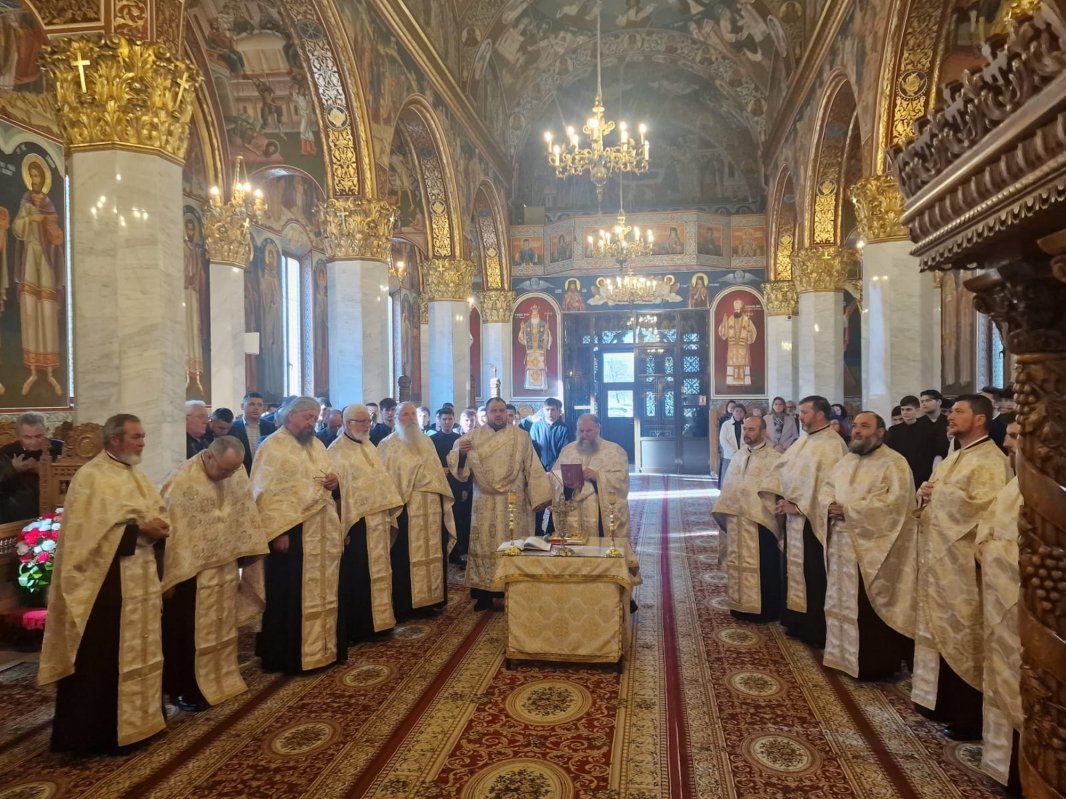 Părintele profesor Mihai Vizitiu la a 85-a aniversare 276470