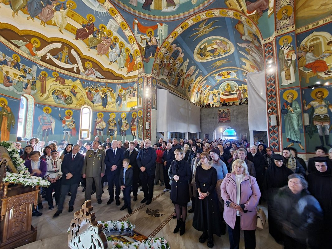 Sărbătoare la Parohia „Sfântul Ierarh Nectarie” din Dej 276438