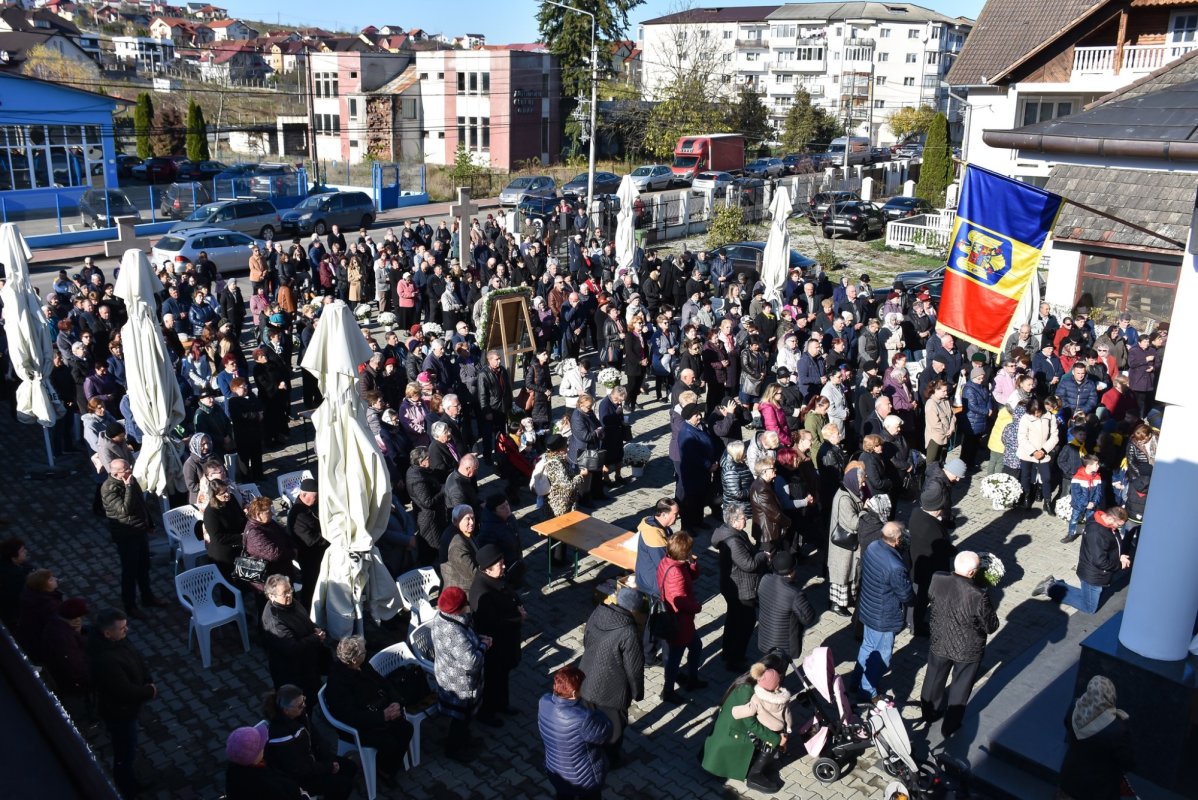 Sărbătoare la Parohia „Sfântul Ierarh Nectarie” din Dej 276440