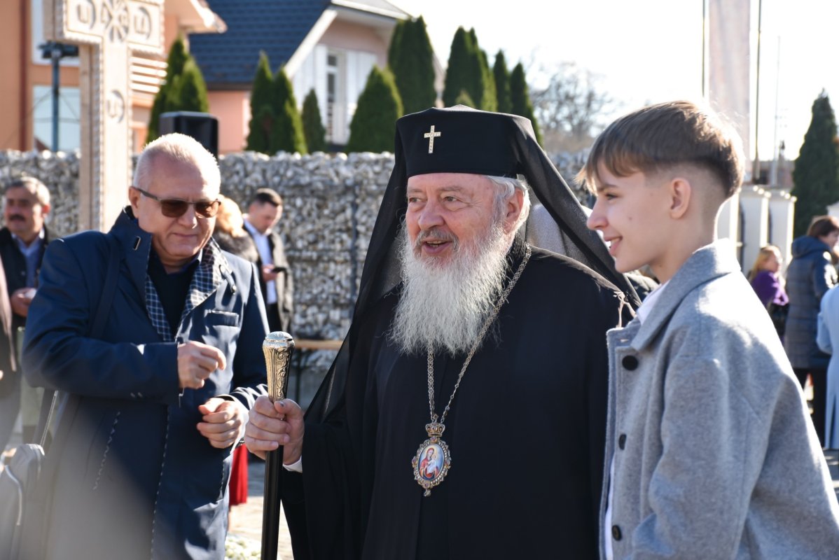 Sărbătoare la Parohia „Sfântul Ierarh Nectarie” din Dej 276443