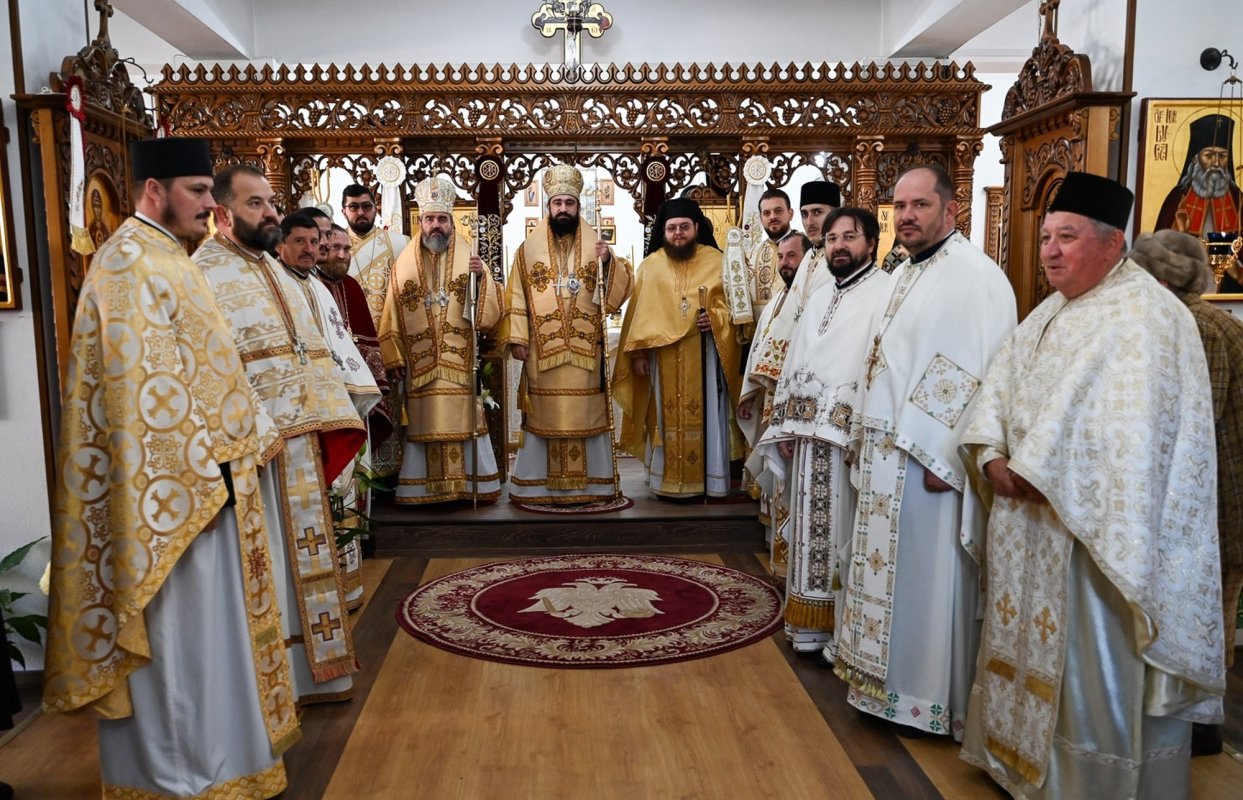 Schitul Nandru și-a cinstit ocrotitorul, pe Sfântul Ierarh Nectarie 276447