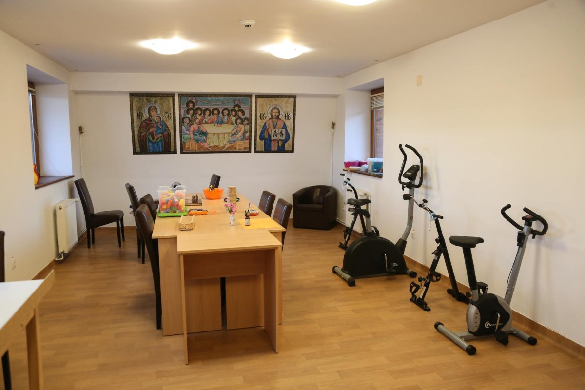 Căminul „Sfântul Mihail Mărturisitorul”, model de îngrijire a vârstnicilor 275279