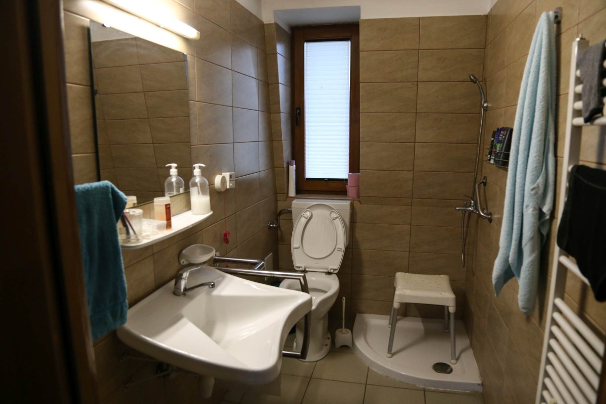 Căminul „Sfântul Mihail Mărturisitorul”, model de îngrijire a vârstnicilor 275280