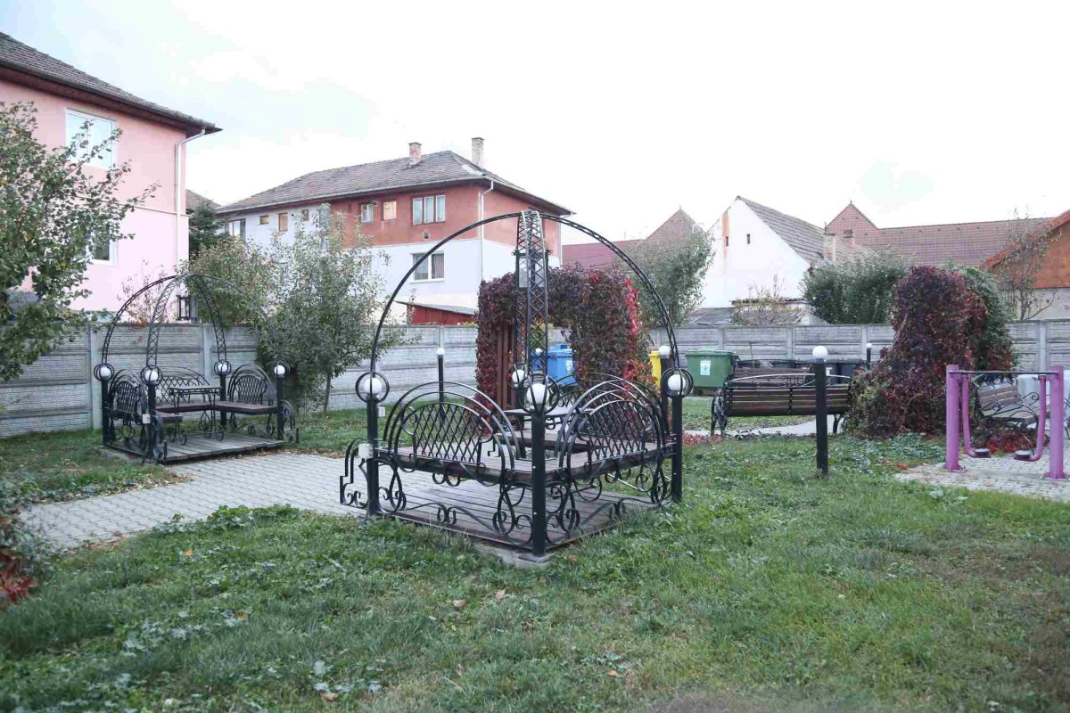 Căminul „Sfântul Mihail Mărturisitorul”, model de îngrijire a vârstnicilor 275289