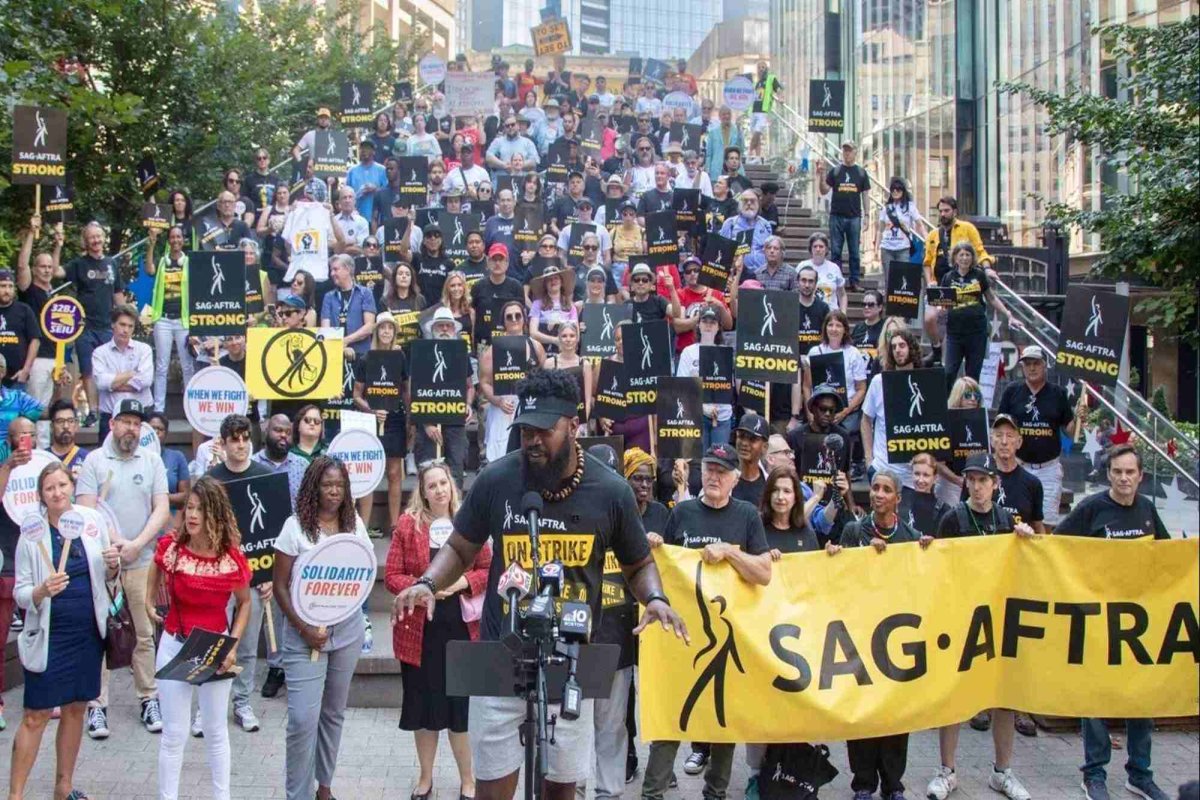 Actorii americani își reiau lucrul 276616