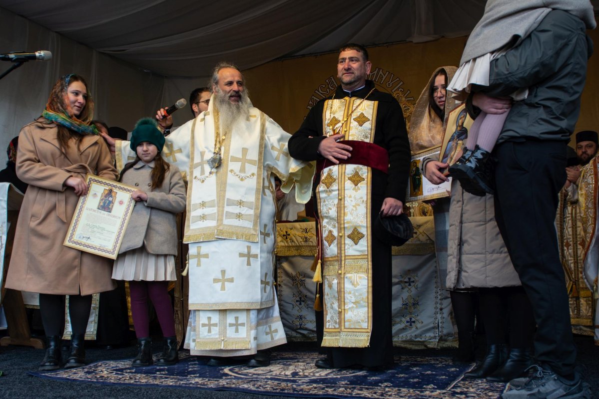 Biserica din Lupăria, Iași, sfințită de doi arhierei 276623