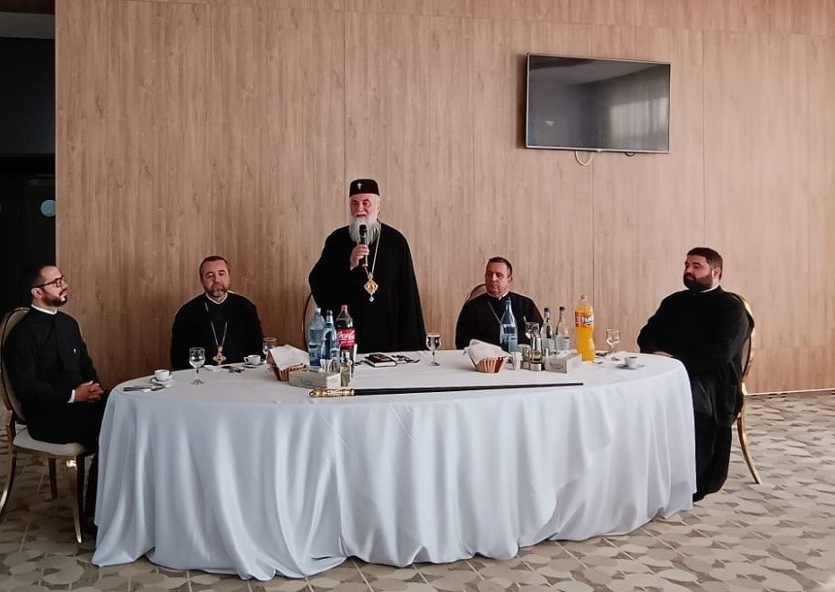 Cinstire ocrotitorilor și noi începuturi în parohii din Mitropolia Olteniei 276658