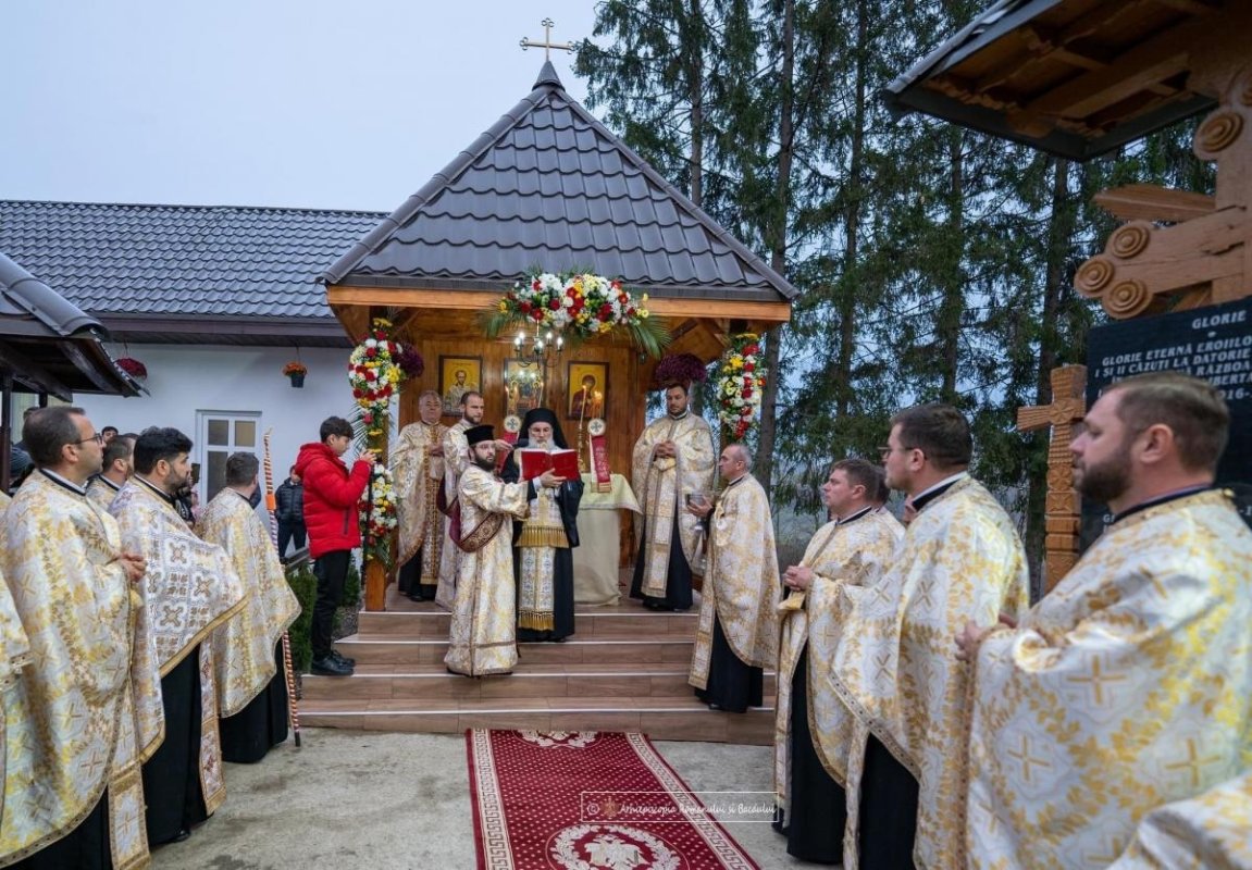 Sfințire în Parohia Țârdeni, Bacău 276627