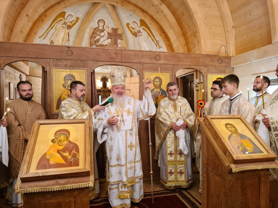 Sfințire de biserică la poalele Munților Apuseni 276860